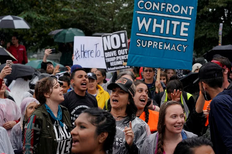 Protesto: a moção reconhece a situação e presta condolências pela morte Heather Heyer (Yuri Gripas/Reuters)