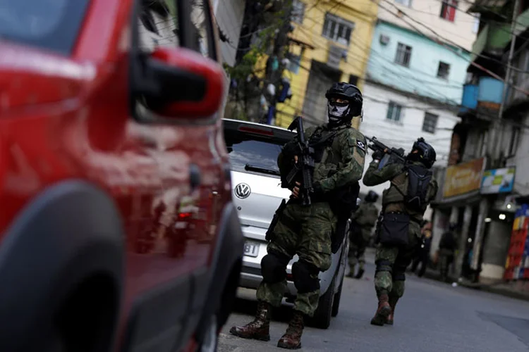 Exército brasileiro na favela da Rocinha (Bruno Kelly/Reuters)