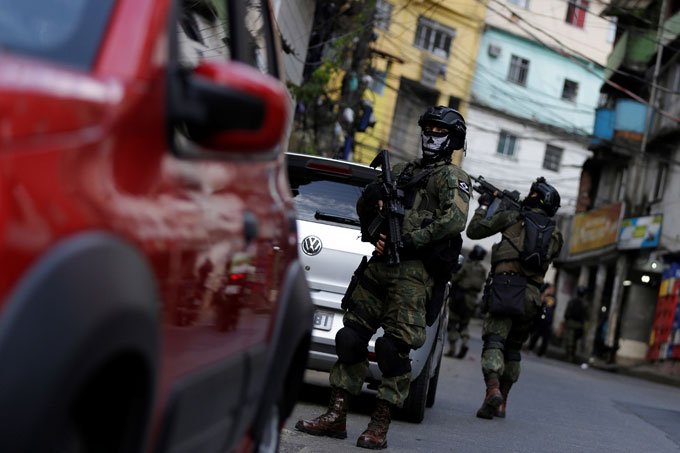 Polícia do Rio mira 59 suspeitos em ação na Rocinha