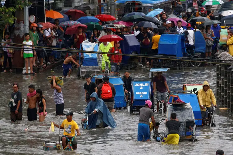 Filipinas: as autoridades ainda não divulgaram números de danos ou desabrigados por conta das inundações (Erik De Castro/Reuters)
