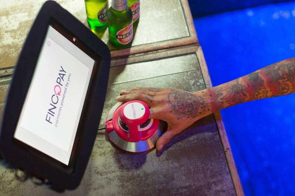 Supermercado britânico permite pagamento com impressão digital