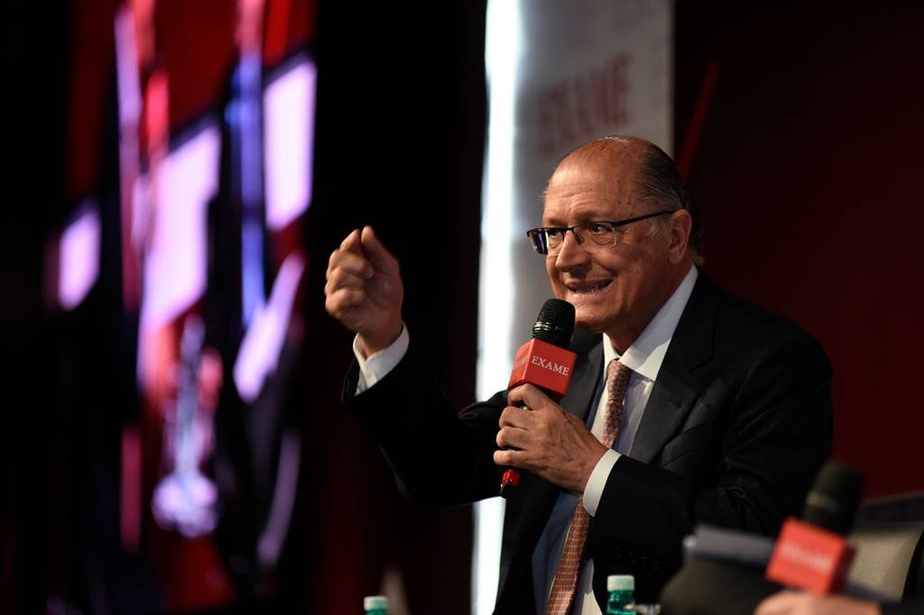 Alckmin defende privatização da maioria das estatais federais