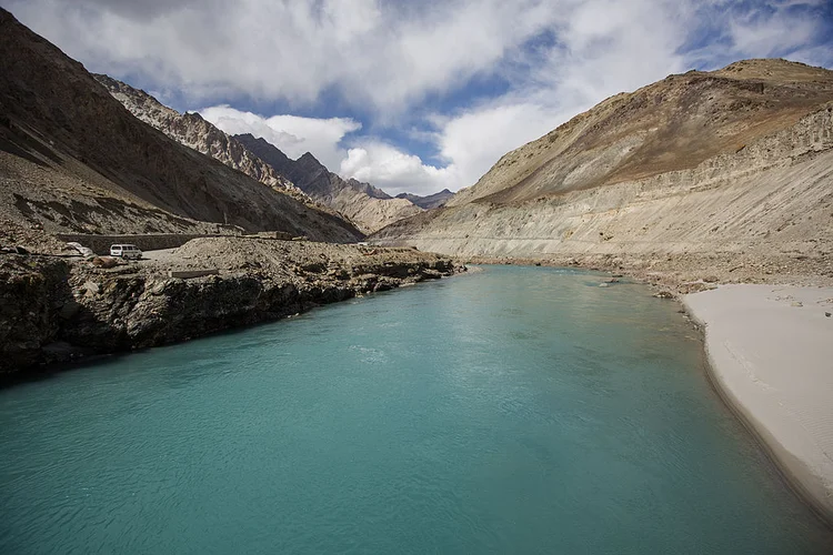 Rio Indo: desde 1960, os dois países são signatários do Indus Water Treaty (IWT)