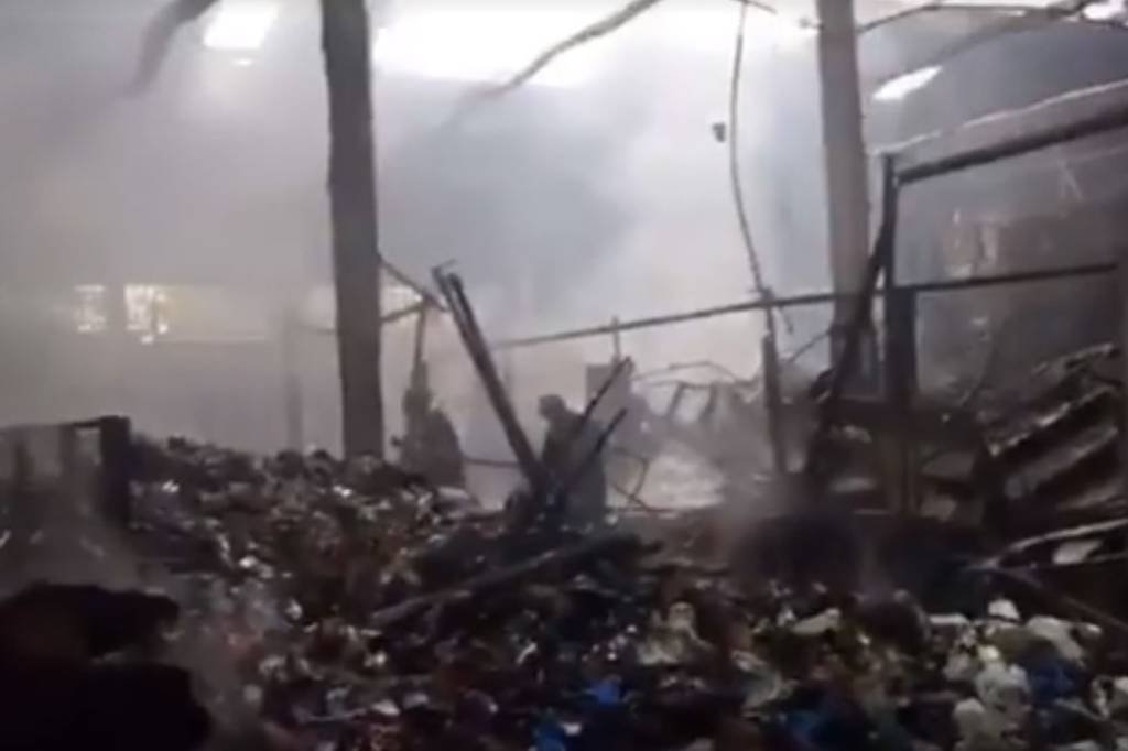 Incêndio destruiu mais de 50% prédio do Mercado de Santo Amaro