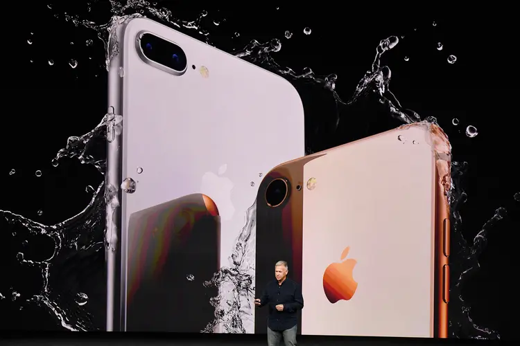 iPhone 8: produto traz traseira de vidro e design similar ao iPhone 7 (David Paul Morris/Bloomberg)