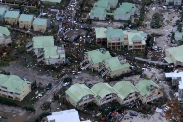 Furacão Irma passa por St. Martin, ilha do Caribe: fenômeno é um dos mais poderosos já vistos (NETHERLANDS MINISTRY OF DEFENCE/Reuters)