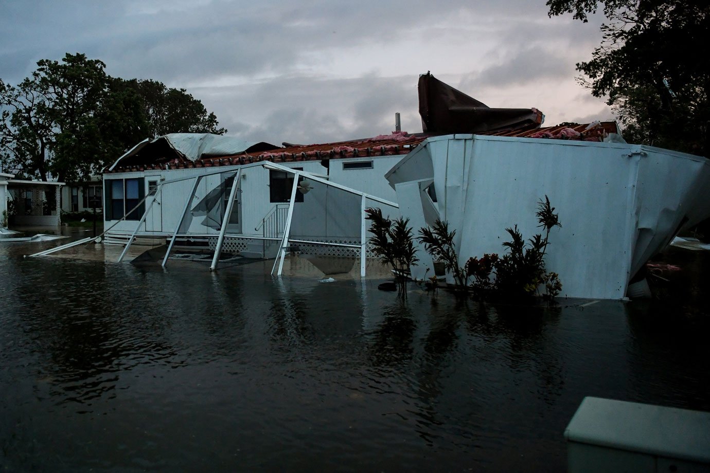 Irma cai para categoria 1 ao se aproximar de Tampa, na Flórida