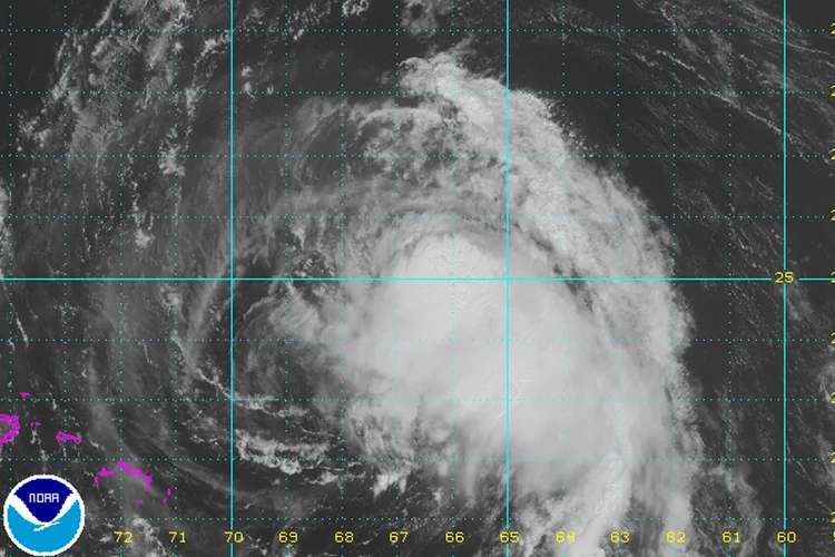 Furacão: José está a cerca de 840 quilômetros ao sul-sudoeste das Bermuda (NHC/Reprodução)