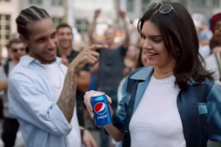 Kendall Jenner: "Parece que minha vida acabou", disse ela (Pepsi/Reprodução)