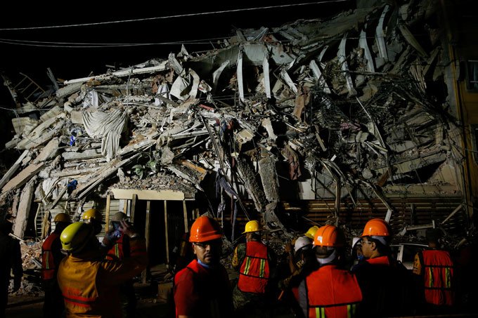 Número de mortos em tremor no México chega a 230