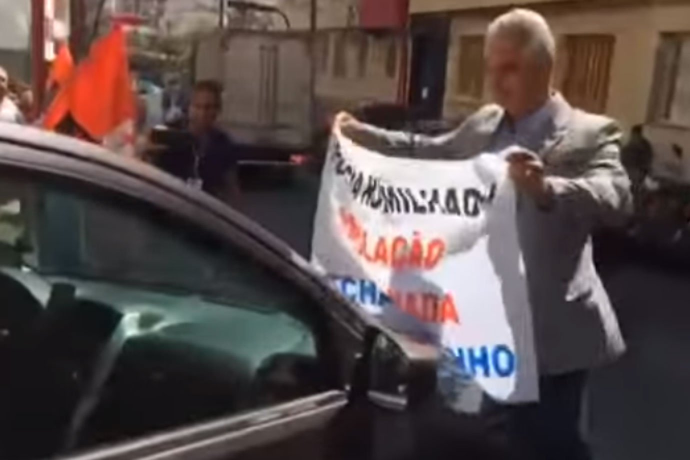 Em protesto, Major Olímpio bloqueia passagem de carro de Alckmin
