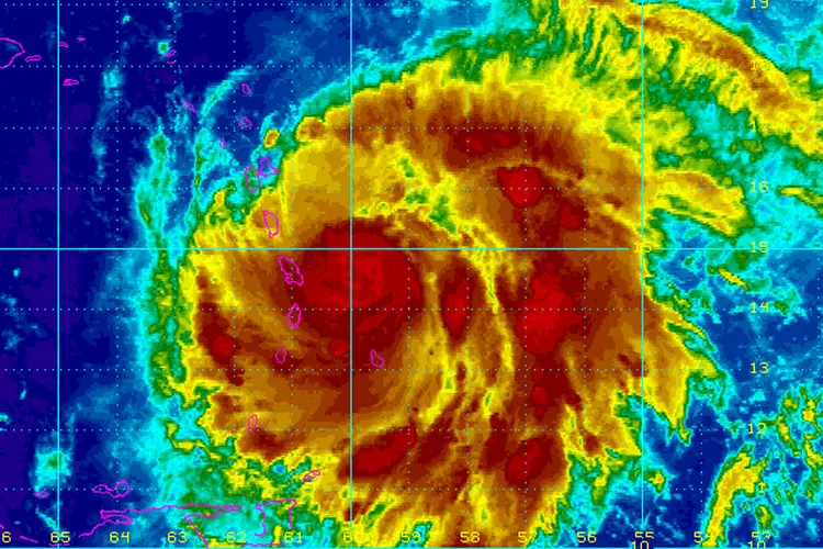 Furacão Maria: "Porto Rico experimentará ventos de força de furacão" (NHC/Reprodução)