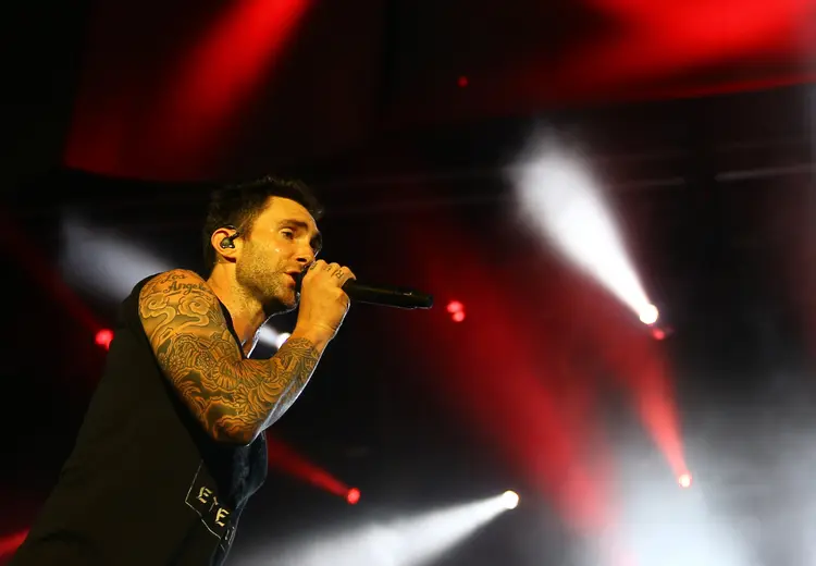 Adam Levine, vocalista do Maroon 5 faz performance durante show no Rock in Rio 2017, no Rio de Janeiro (Pilar Olivares/Reuters)