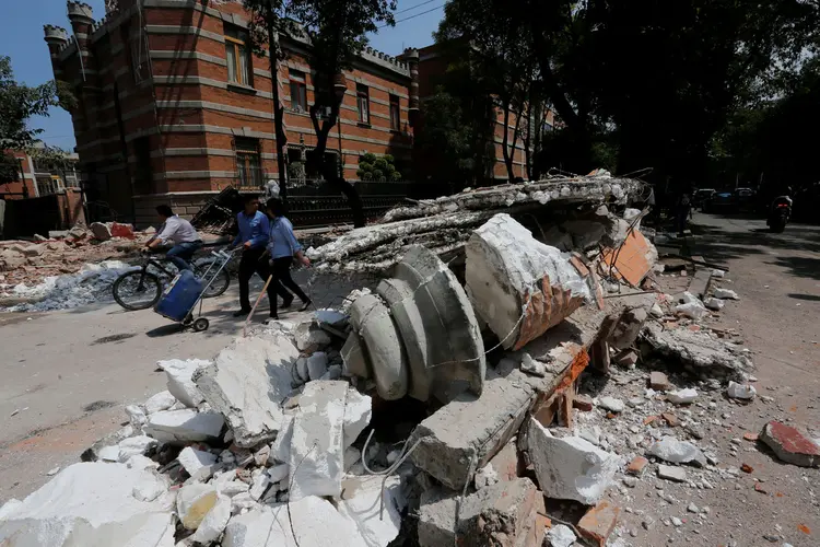 Terremoto: "Vamos sobrevoar para fazer uma avaliação das áreas afetadas", disse o presidente (Claudia Daut/Reuters)