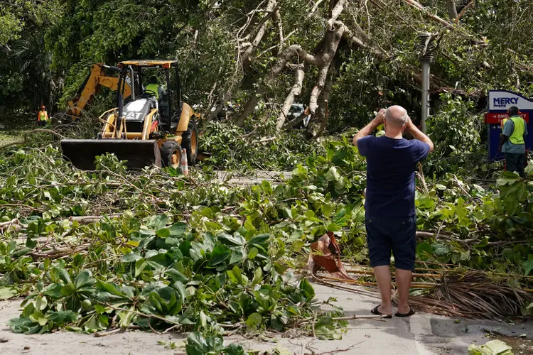 Furacão Irma: autoridades pretendem permitir que as equipes de limpeza cheguem às áreas mais afetadas (Carlo Allegri/Reuters)