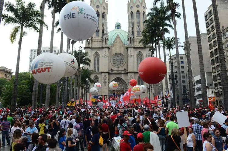 Greve geral: paralisação de trabalhadores em todo o país está marcada para sexta-feira, dia 14, em protesto contra a proposta da reforma da Previdência (Rovena Rosa/Agência Brasil)