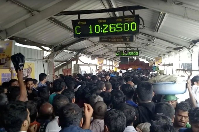 Tumulto em estação de trem de Mumbai deixa 21 mortos