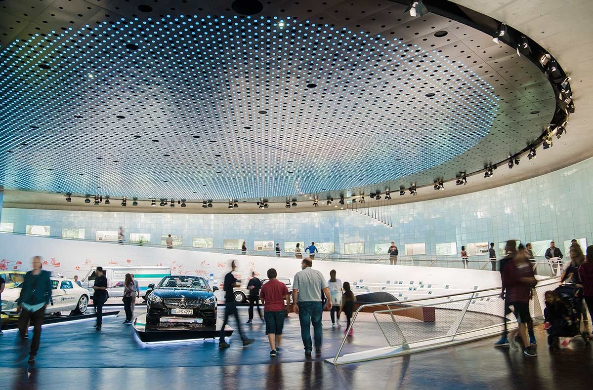 Conheça os museus da Mercedes e da Porsche