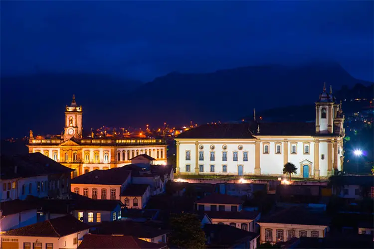 Ouro Preto, em Minas Gerais, vale a pena ser conhecida a pé (Booking/Divulgação)