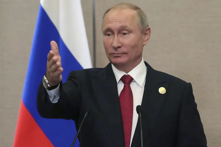 Putin: "Esperamos que, devido às consideráveis vitórias do Exército sírio na luta contra o terrorismo, as tropas estrangeiras sejam retiradas" (Sputnik/Mikhail Klimentyev/Kremlin/Reuters)