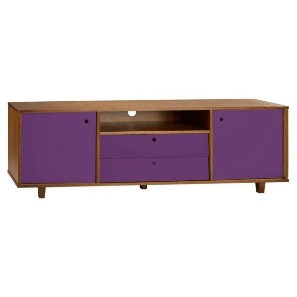 Rack Vintage Madeira Com Roxo Maxima. <a href="http://www.gotoshop.com.br/Moveis/SaladeEstar/Racks/Rack-Vintage-Madeira-Com-Roxo-Maxima-10938001.html?utm_source=sites&utm_medium=blogEI_exame&utm_content=201709" target="_blank" rel="noopener">Veja a oferta</a>