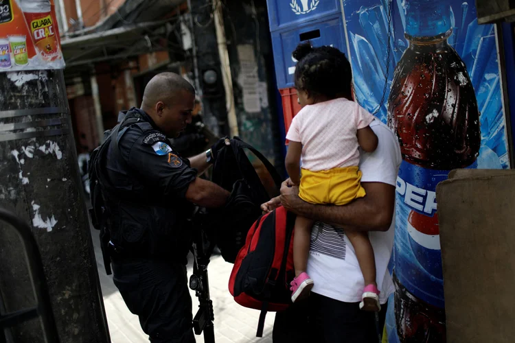 Operação policial na Favela da Rocinha, no Rio de Janeiro, em 22/09/2017 (Ricardo Moraes/Reuters)