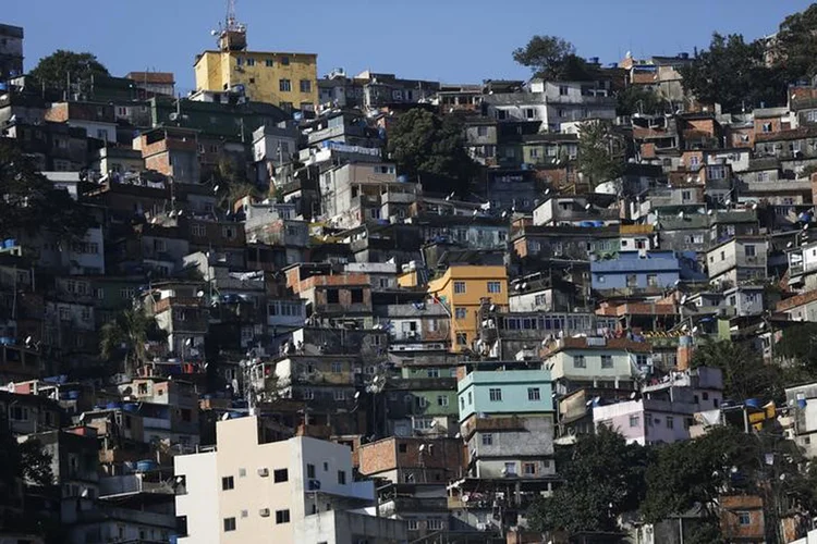 Rocinha: segundo o policial militar, o veículo desobedeceu a uma ordem de parar (Bruno Kelly/Reuters)