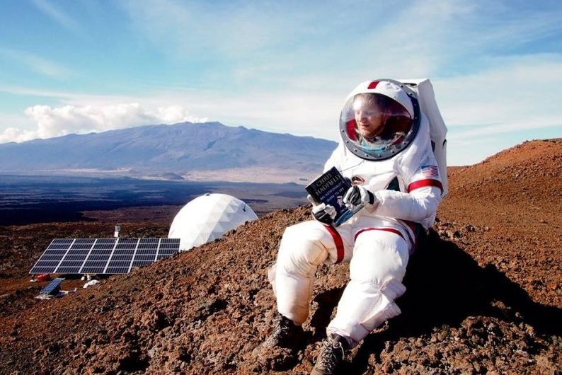 Seis voluntários acabam simulação de 8 meses de vida em Marte