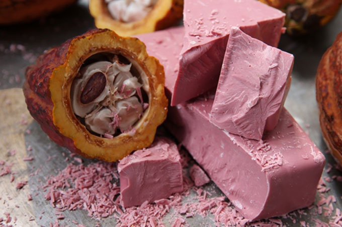 Conheça o primeiro chocolate avermelhado do mundo (e sem corante)