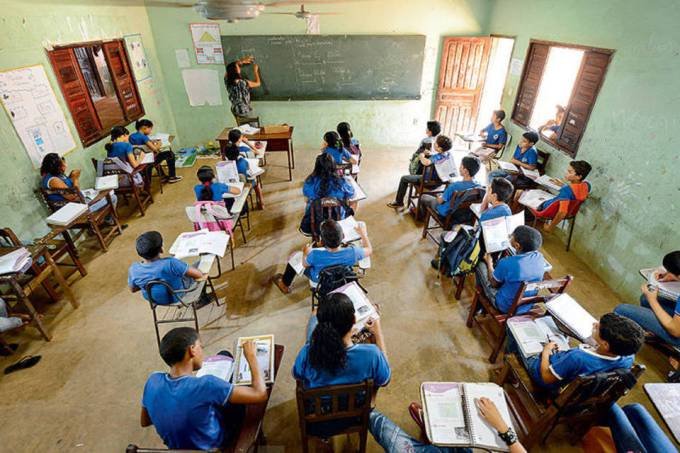 Brasil tem menos estudantes na pré-escola e no ensino médio