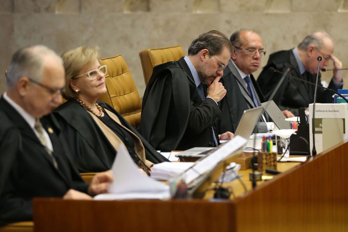 STF decide mandar denúncia para Câmara e imprime derrota a Temer