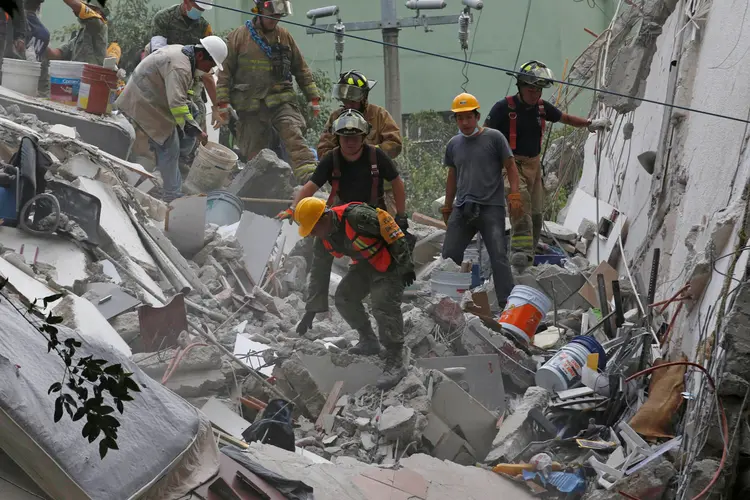 Terremoto: a previsão é que em primeiro lugar se desloque até o país um grupo de ligação composto por sete militares (Henry Romero/Reuters)