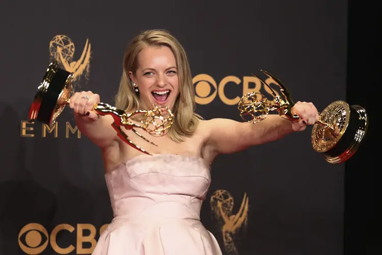 Elizabeth Moss: personagem da série "The Handmaid's Tale", que ganhou o Emmy de melhor série dramática (Lucy Nicholson/Reuters)