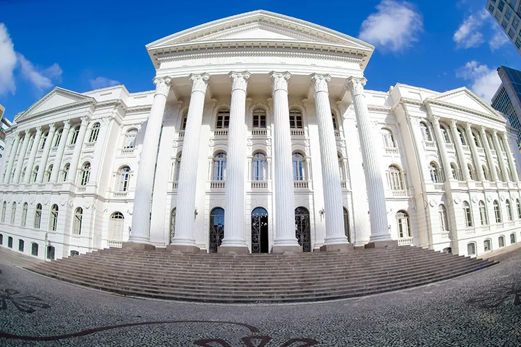 Prédio Histórico da Universidade Federal do Paraná (UFPR). (Marcos Solivan/UFPR/Reprodução)