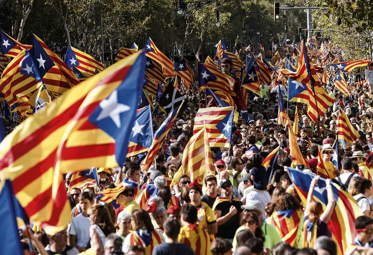 Catalunha: "Se a incerteza continuar, isso poderia ter um peso sobre o crescimento", diz o FMI (Pau Barrena/AFP)