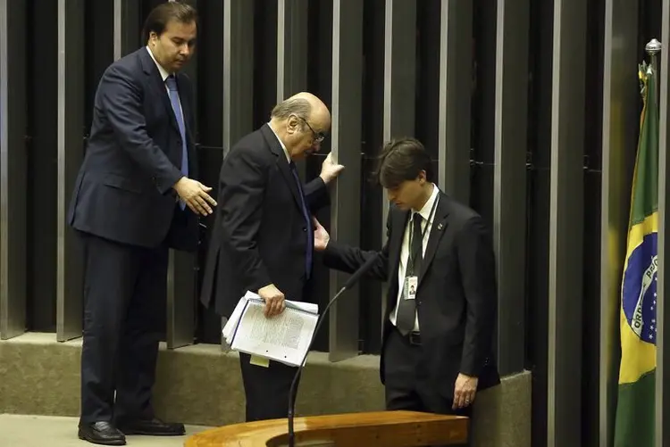 Câmara: pela manhã, a oposição seguiu à risca a estratégia de não registrar presença na sessão (José Cruz/Agência Brasil)