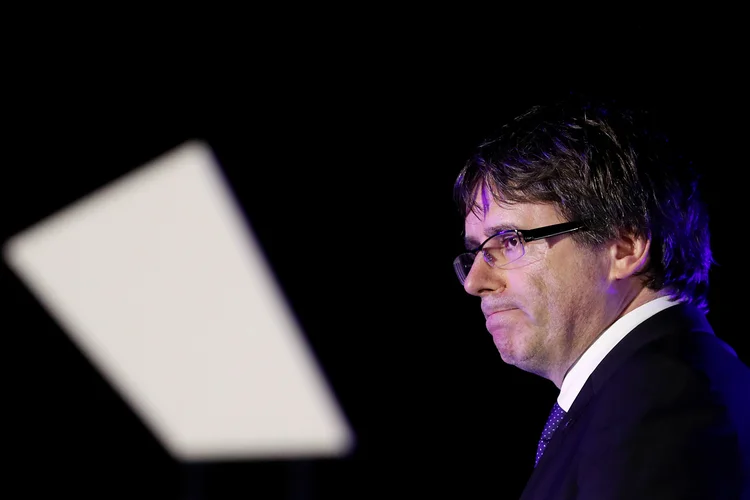 Carles Puigdemont: o político também enviou uma mensagem de apoio aos companheiros "injustamente detidos" (Yves Herman/Reuters)