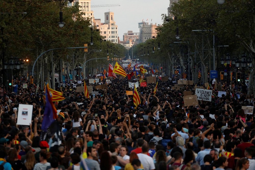 Espanha calcula prejuízos com investida catalã