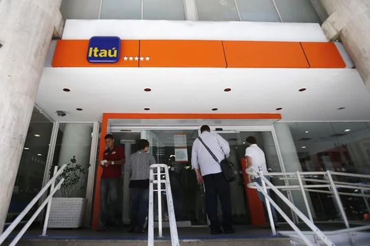 Itaú: o banco detalha que para pessoas físicas haverá redução no cheque especial (Sergio Moraes/Reuters)