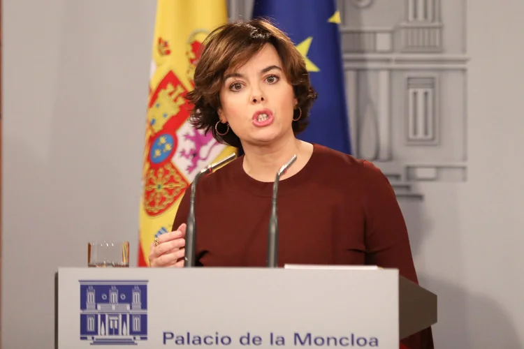 Vice-premiê da Espanha Soraya Sáenz de Santamaría faz discurso em Madri (Sergio Perez/Reuters)