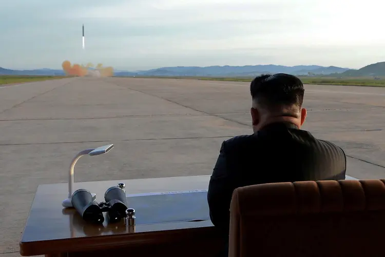 Kim Jong-Un: "Devemos aumentar os custos do comportamento do regime até o ponto que a Coreia do Norte venha para negociações confiáveis", disse Tillerson (KCNA/Reuters)