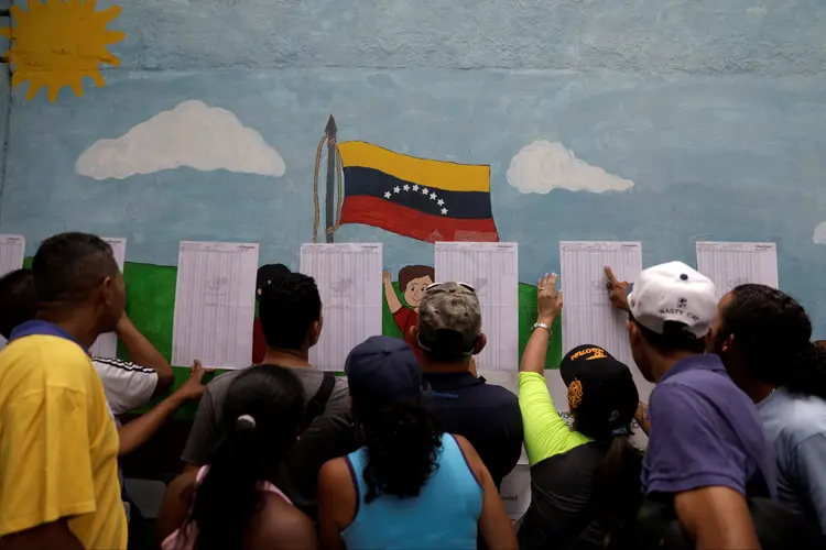 Venezuela: o líder chavista também pretende estender o período de inscrição nas embaixadas e consulados venezuelanos "no resto do mundo" (Ricardo Moraes/Reuters)