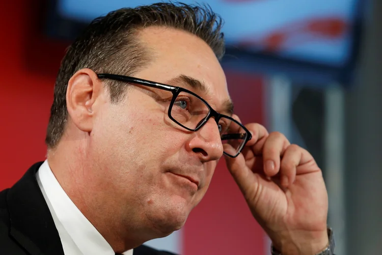 Heinz-Christian Strache: os social-democratas também decidiram ontem deixar aberta a possibilidade de negociar com a extrema-direita (Heinz-Peter Bader/Reuters)