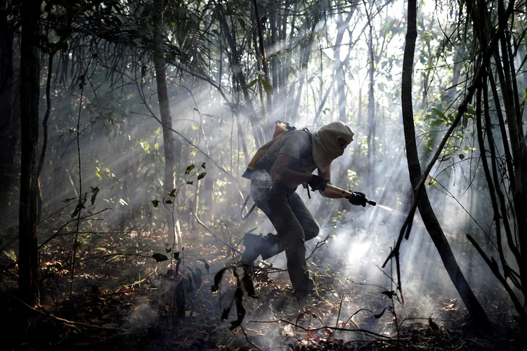 Chapada dos Veadeiros: segundo o diretor do parque, a única causa natural possível para o início do fogo seria por queda de raios, mas não chove há meses na região