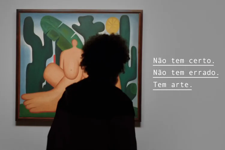 Comercial da Pinacoteca: dirigido por João Papa e Manu Mazzaro, da Barry Company, a produção revela alguns questionamentos recorrentes dos visitantes (Foto/Reprodução)