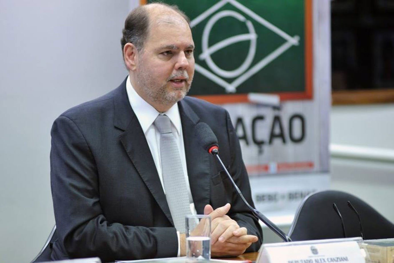 Votação da MP do Fies na Comissão Especial é adiada para quarta