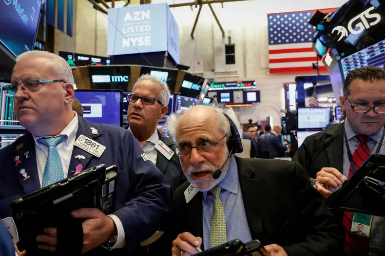 Bolsa de Nova York: é cedo para prever se a queda será um movimento de curta duração – ou o início de uma desvalorização mais acentuada dos mercados (Brendan McDermid/Reuters)