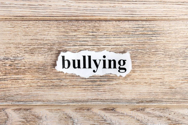 Desde fevereiro de 2016, está em vigor uma lei que determina ser dever de todas as escolas promover medidas de combate ao bullying (iSotck/Thinkstock)