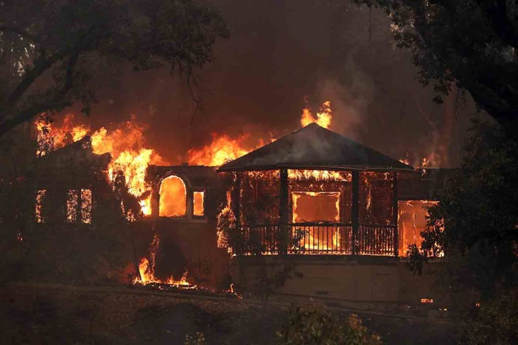 Presidiários combatem incêndios na Califórnia por um dólar a hora