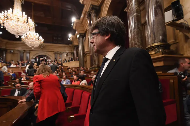 Carles Puigdemont: se o governante não responder, um artigo prevê que o governo central adote medidas para obrigar a Catalunha "ao cumprimento forçado" da lei (David Ramos/Getty Images)